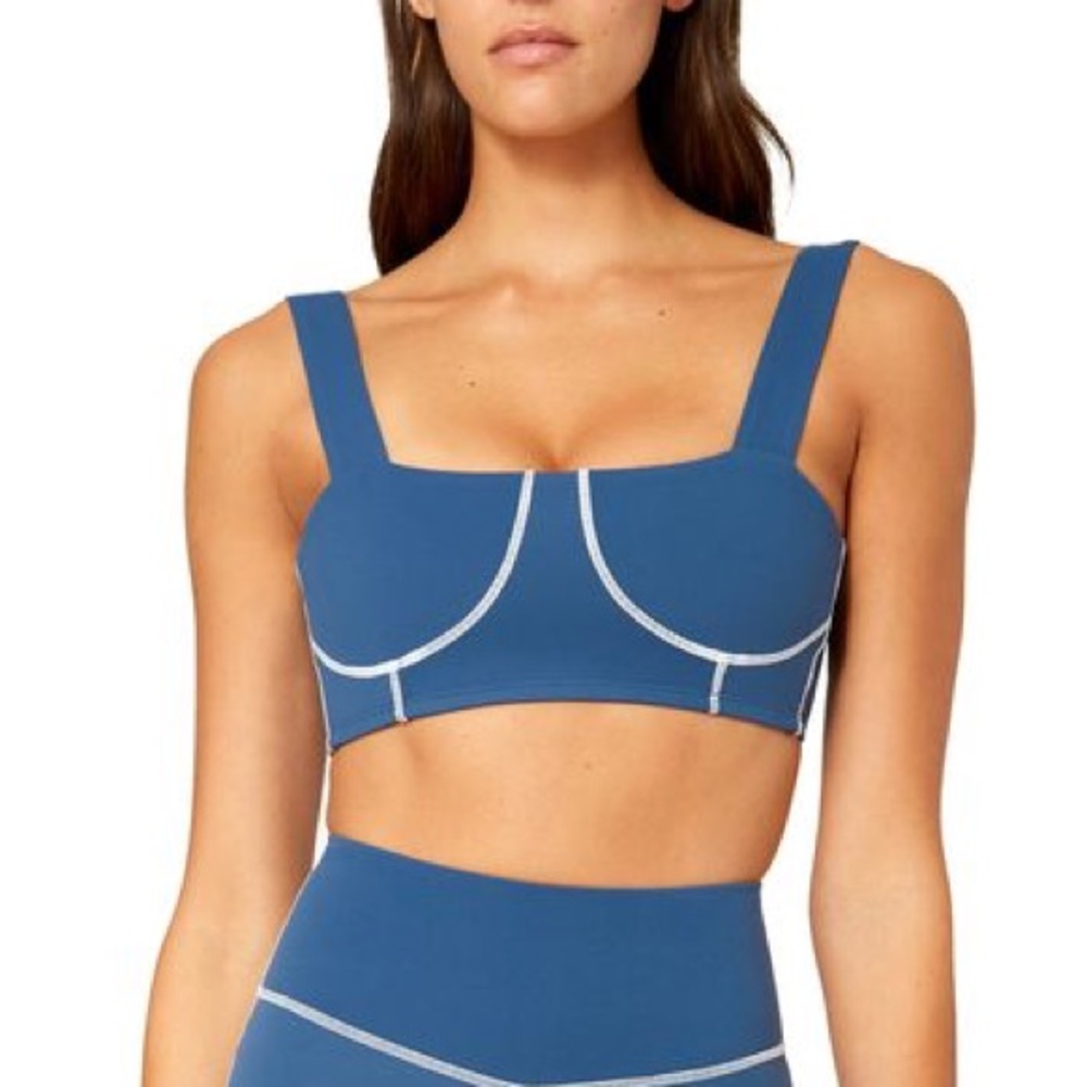 WeWoreWhat Blue Contrast-Stitch Sports Bra